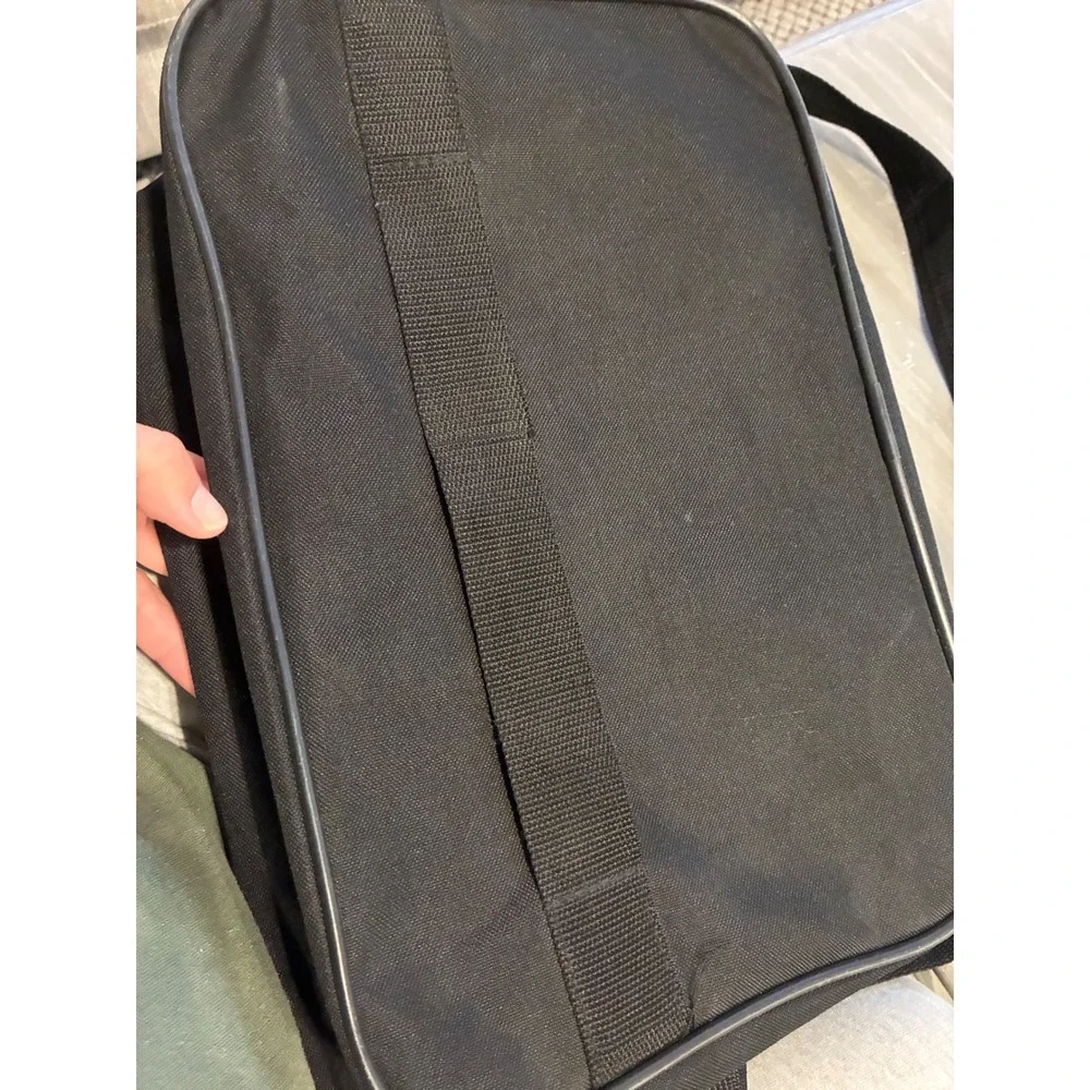 Concourse crossbody messenger